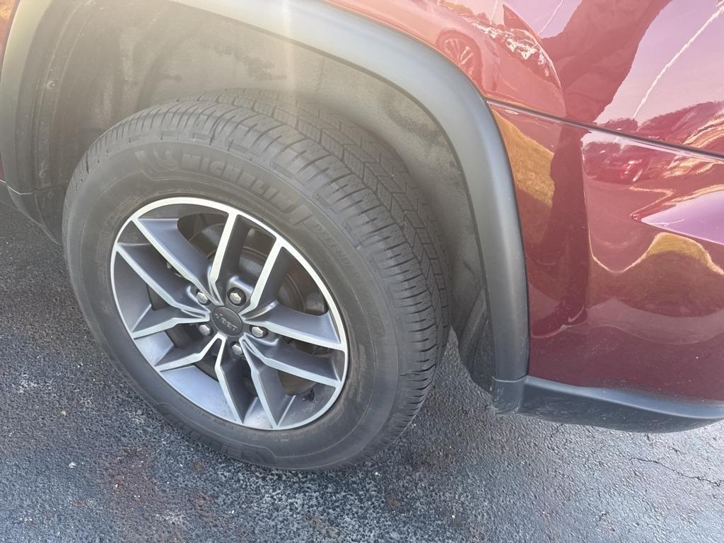 used 2021 Jeep Grand Cherokee car, priced at $23,799