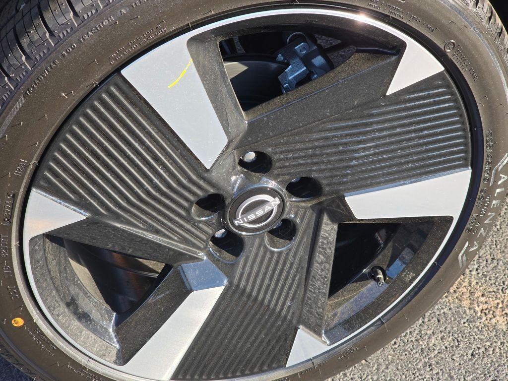 new 2025 Nissan Kicks car, priced at $28,499