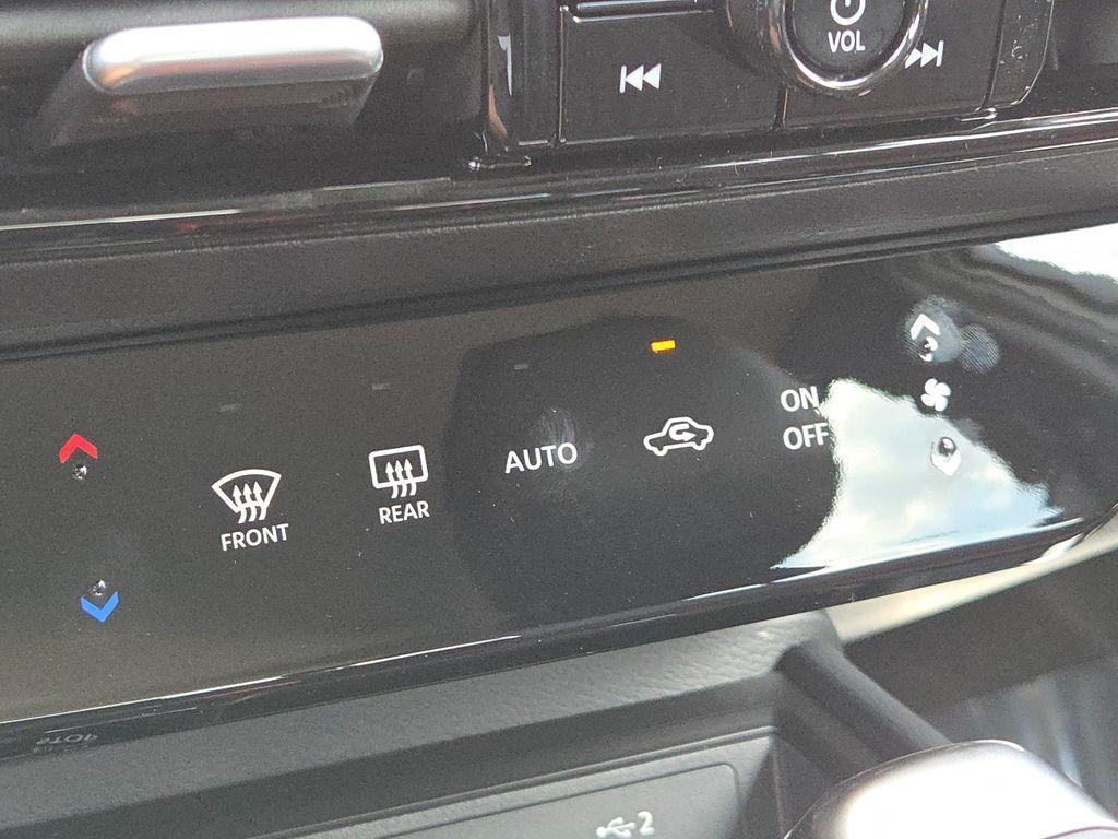new 2025 Nissan Kicks car, priced at $27,499