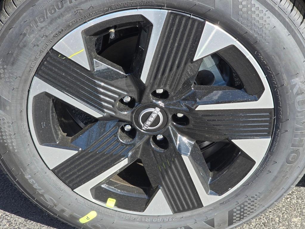 new 2025 Nissan Kicks car, priced at $28,799