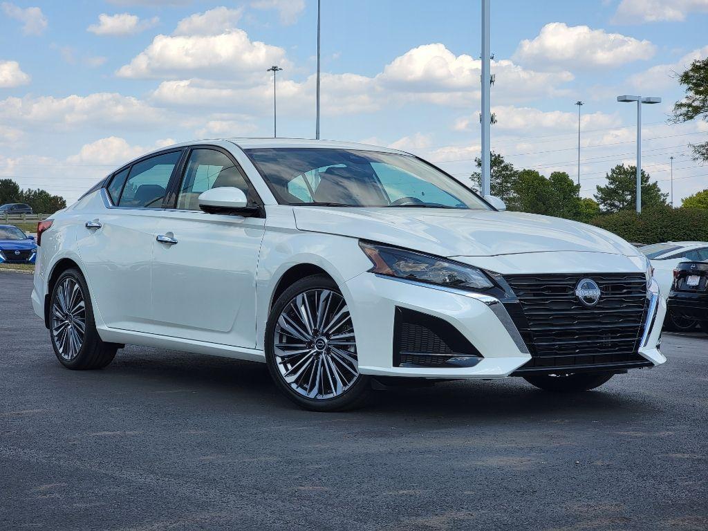 new 2025 Nissan Altima car, priced at $33,999