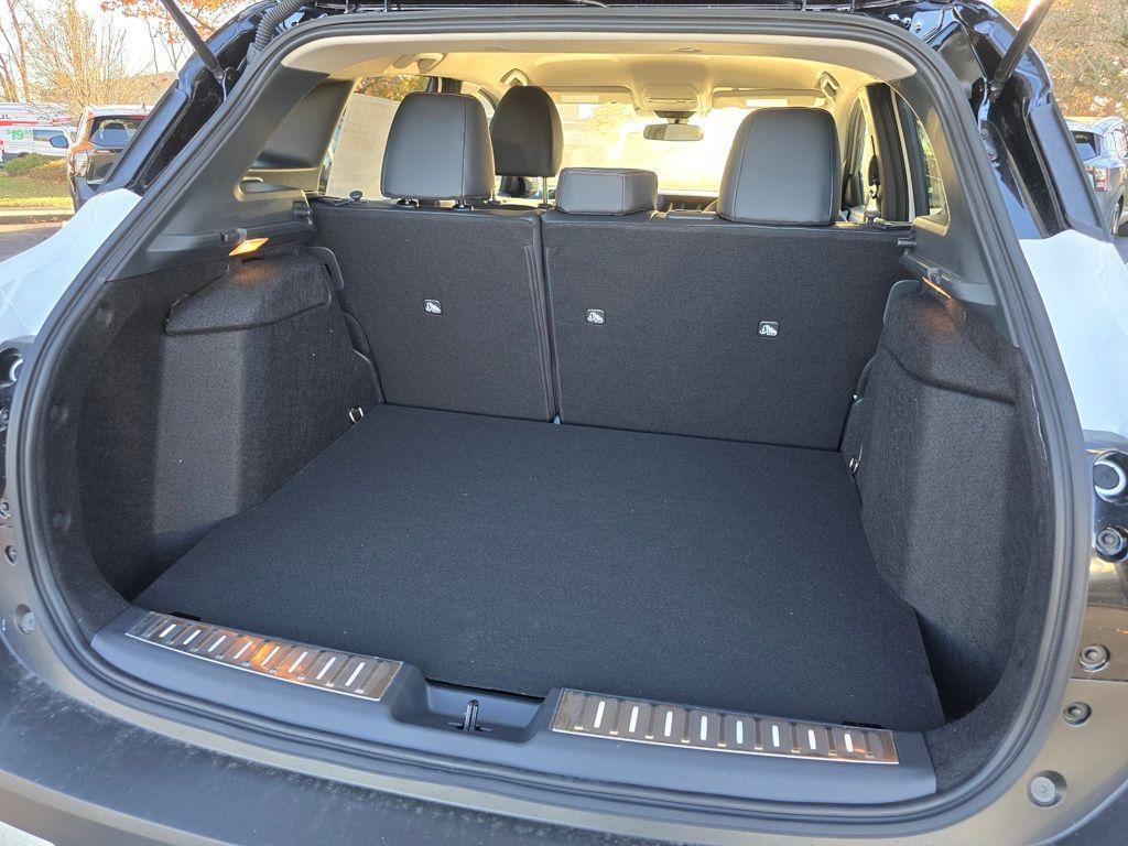 new 2025 Nissan Kicks car, priced at $30,832