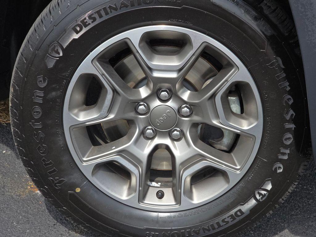 used 2020 Jeep Cherokee car, priced at $19,199