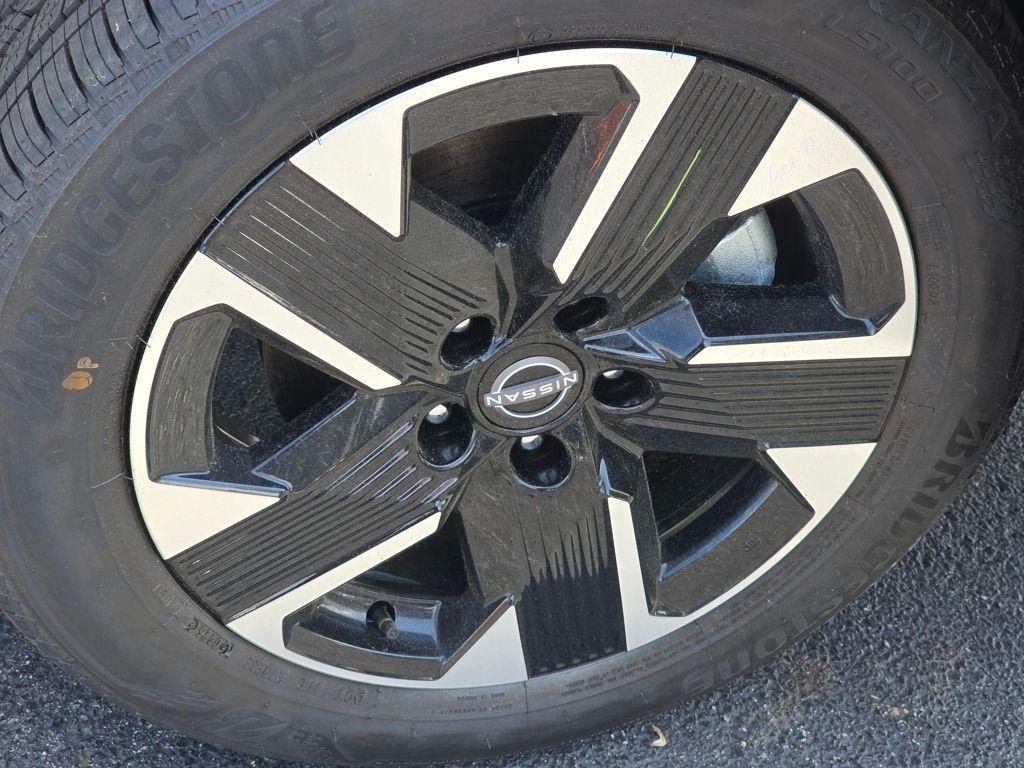 new 2025 Nissan Kicks car, priced at $29,076