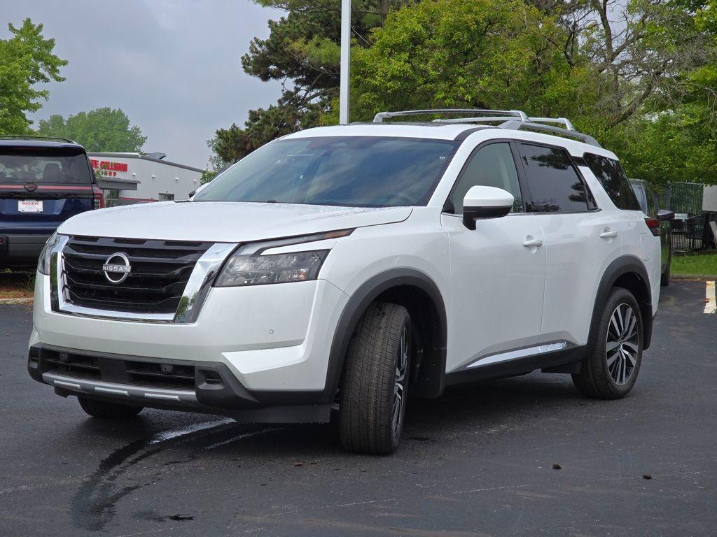 new 2025 Nissan Pathfinder car, priced at $51,665