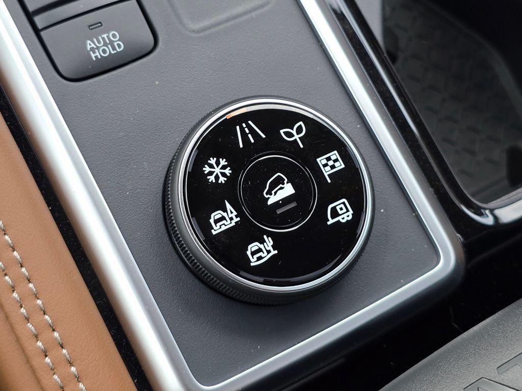 new 2025 Nissan Pathfinder car, priced at $51,665