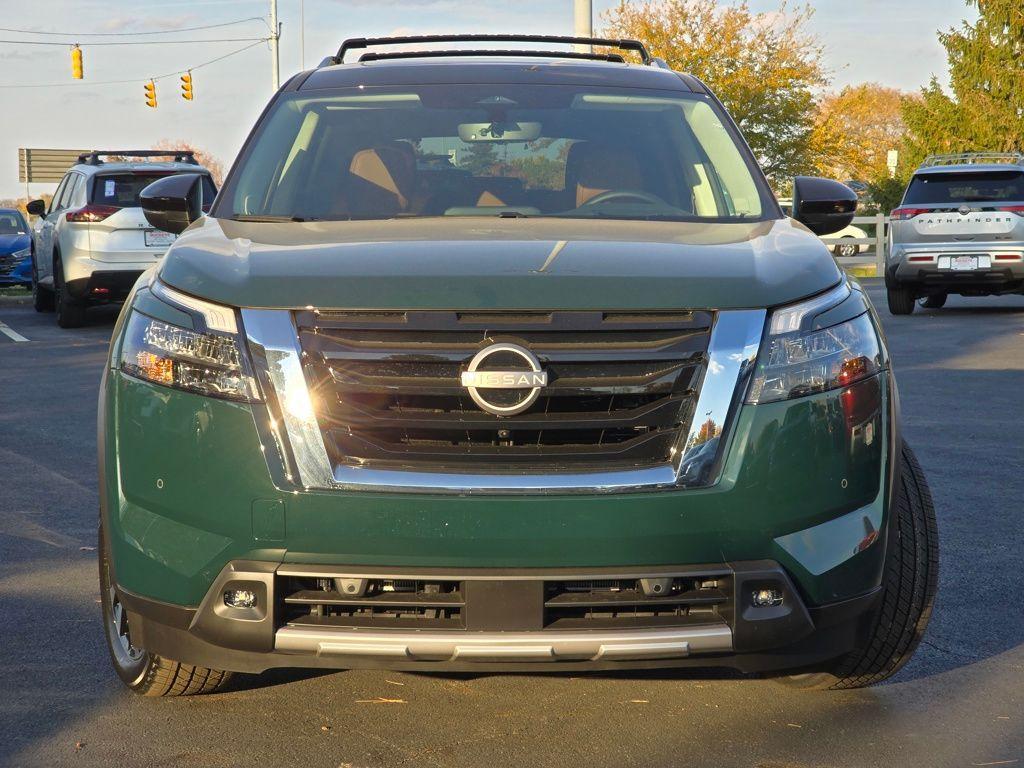 new 2025 Nissan Pathfinder car, priced at $52,336