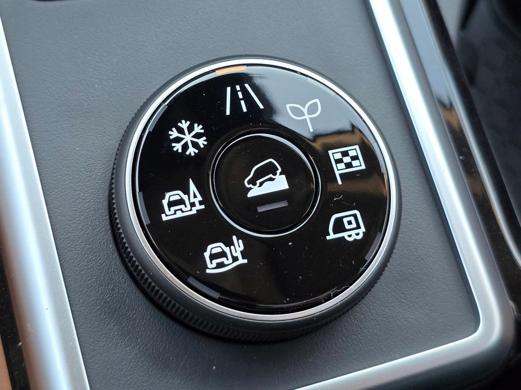 new 2025 Nissan Pathfinder car, priced at $51,436