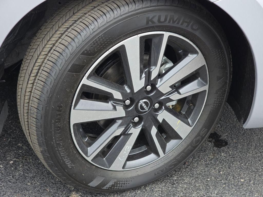 new 2025 Nissan Versa car, priced at $21,674