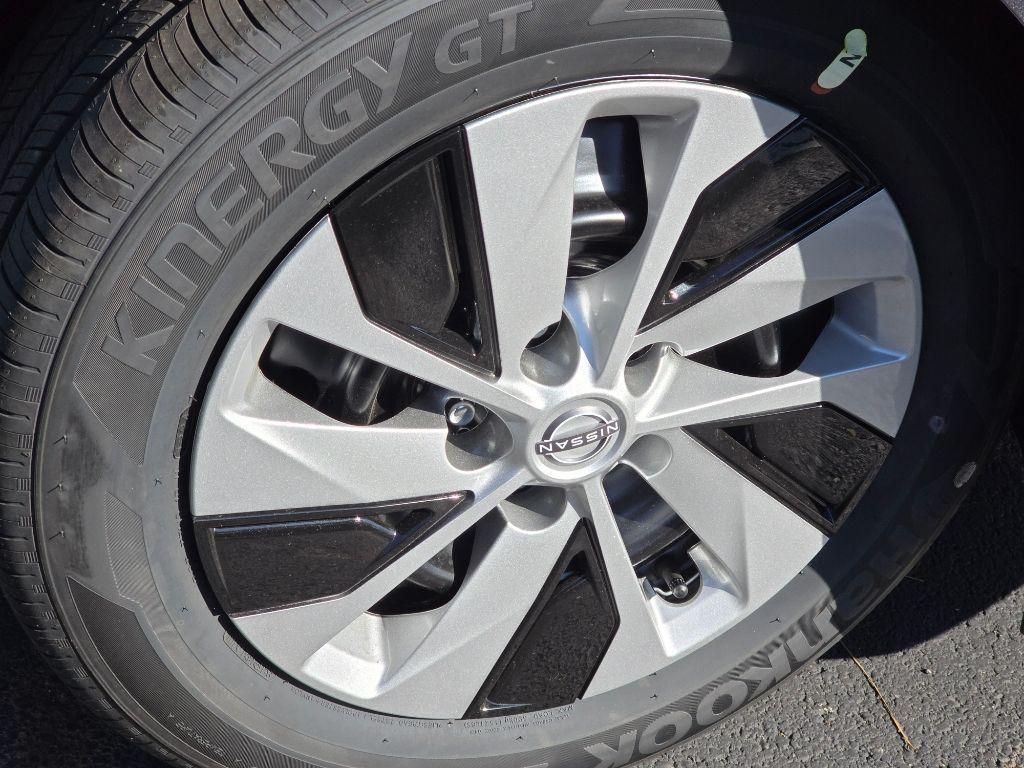 new 2025 Nissan Altima car, priced at $27,395