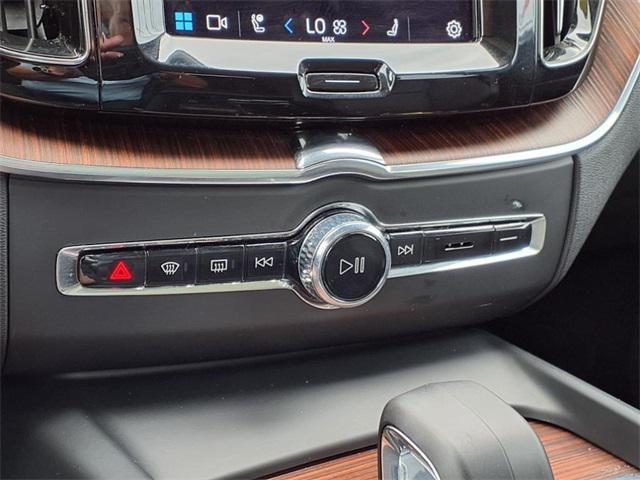 used 2023 Volvo XC60 car, priced at $27,500