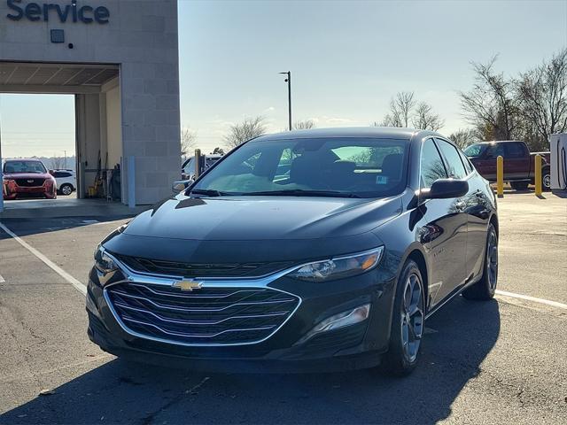 new 2025 Chevrolet Malibu car, priced at $28,258