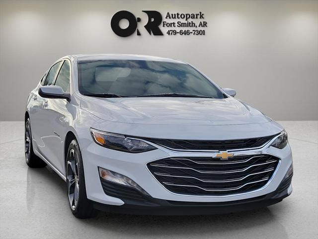 new 2025 Chevrolet Malibu car, priced at $28,258