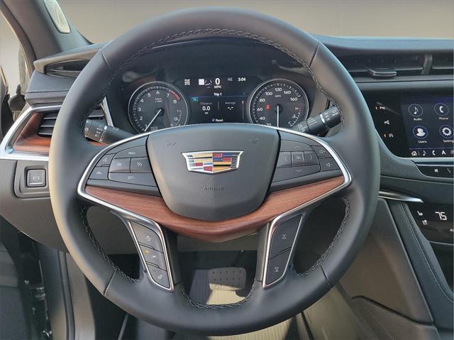 new 2025 Cadillac XT5 car, priced at $60,175