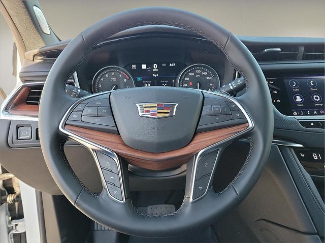 new 2025 Cadillac XT5 car, priced at $60,200