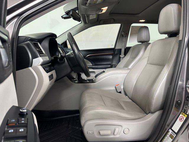 used 2015 Toyota Highlander car, priced at $19,999
