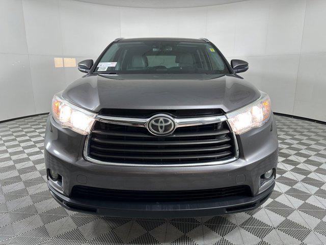 used 2015 Toyota Highlander car, priced at $19,999