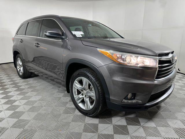 used 2015 Toyota Highlander car, priced at $19,999