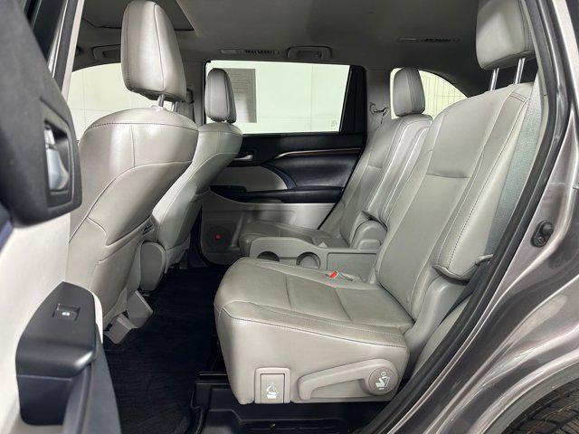 used 2015 Toyota Highlander car, priced at $19,999