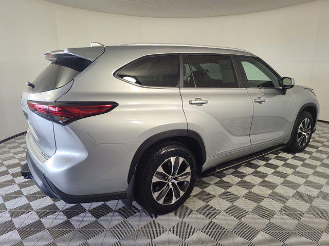 used 2023 Toyota Highlander car, priced at $41,996