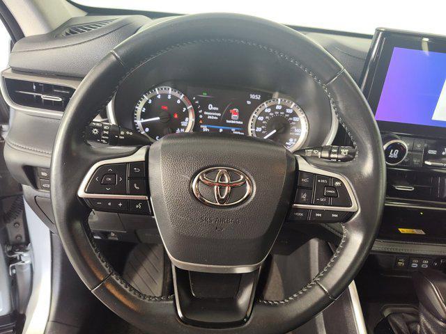 used 2023 Toyota Highlander car, priced at $41,996