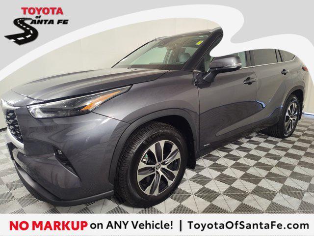 used 2022 Toyota Highlander Hybrid car, priced at $42,996