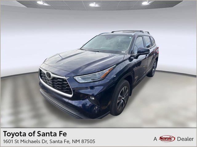 used 2023 Toyota Highlander car, priced at $39,999