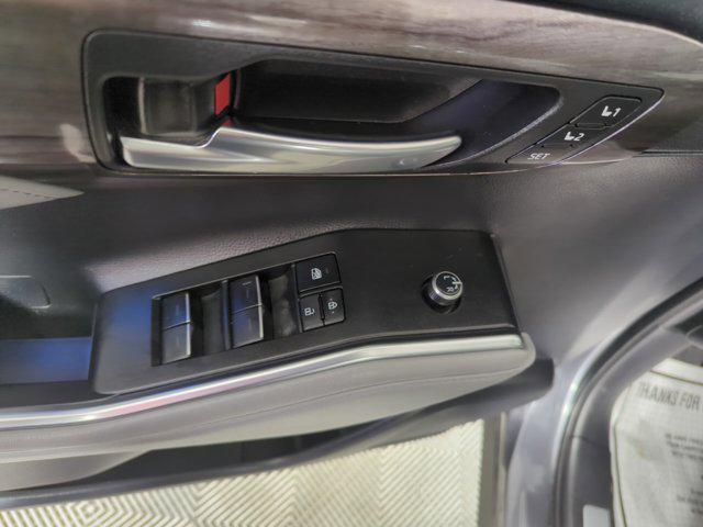 used 2021 Toyota Highlander Hybrid car, priced at $41,299