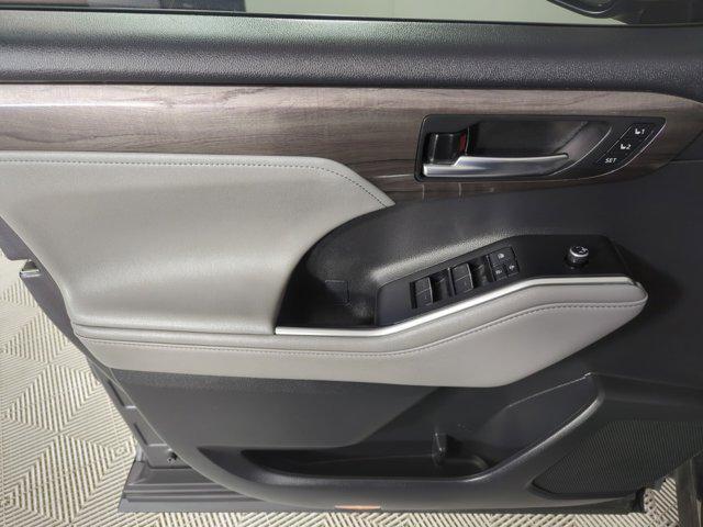 used 2021 Toyota Highlander Hybrid car, priced at $41,299