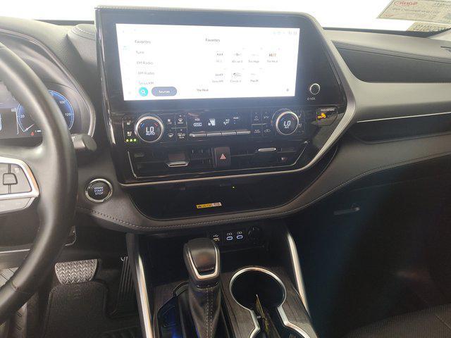 used 2023 Toyota Highlander car, priced at $48,999