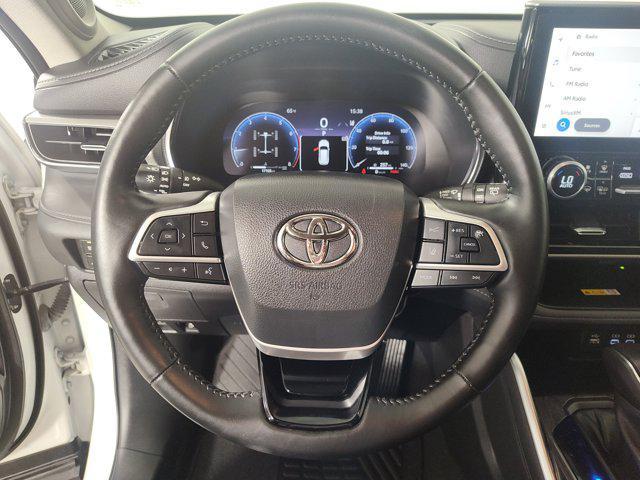 used 2023 Toyota Highlander car, priced at $48,999