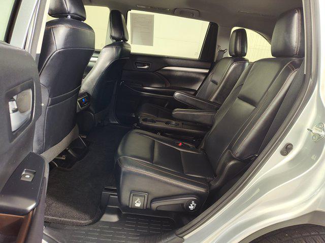 used 2018 Toyota Highlander car, priced at $25,999