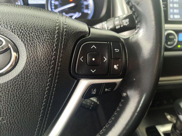 used 2018 Toyota Highlander car, priced at $25,999