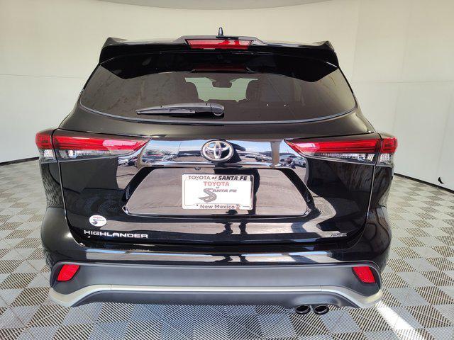 used 2021 Toyota Highlander car, priced at $38,998