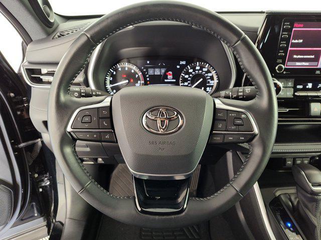 used 2021 Toyota Highlander car, priced at $38,998