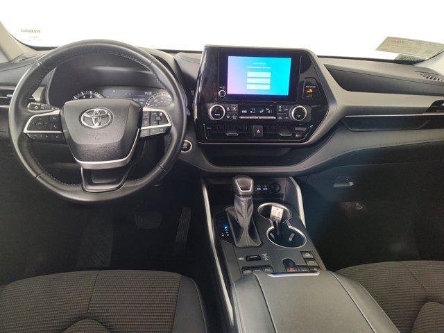 used 2024 Toyota Highlander car, priced at $39,999