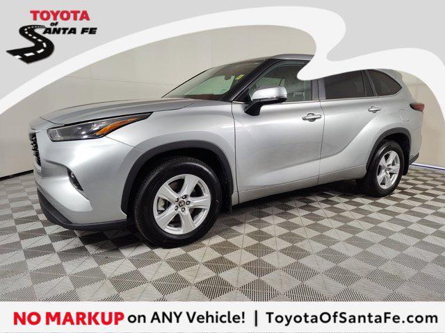 used 2024 Toyota Highlander car, priced at $39,999