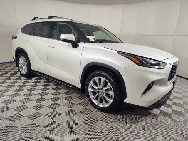 used 2022 Toyota Highlander Hybrid car, priced at $44,996