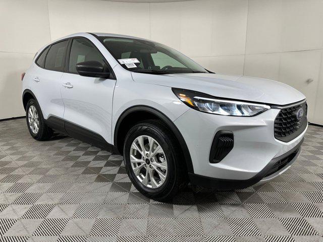 used 2025 Ford Escape car, priced at $25,579