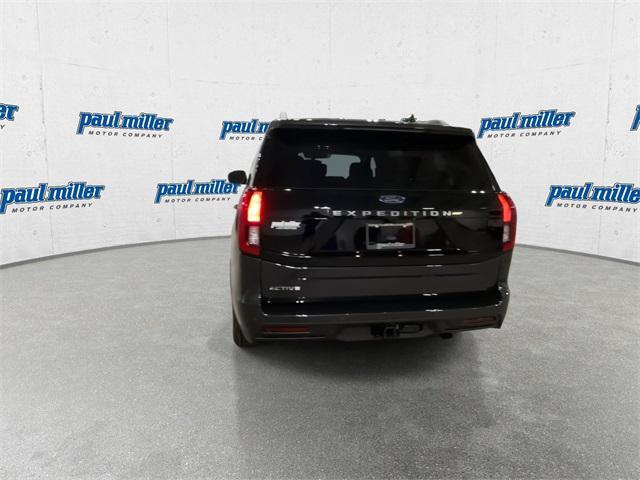 new 2025 Ford Expedition car, priced at $72,340
