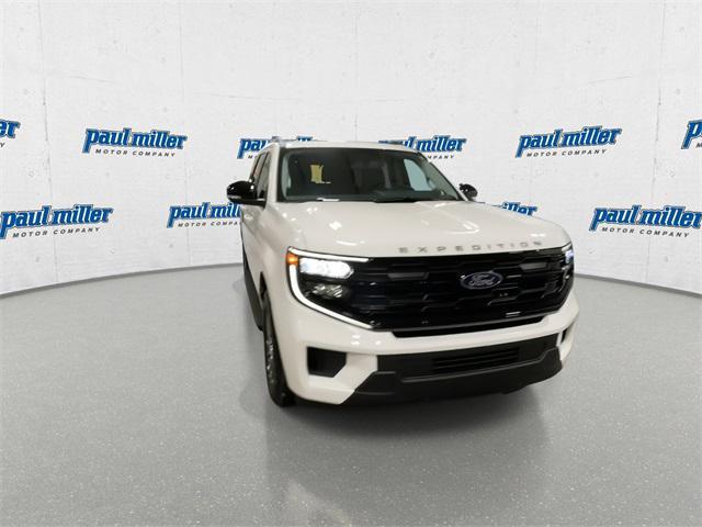 new 2025 Ford Expedition car, priced at $70,340