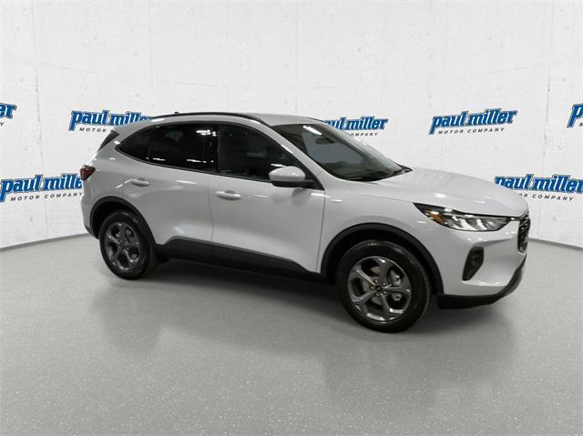 new 2025 Ford Escape car, priced at $32,001