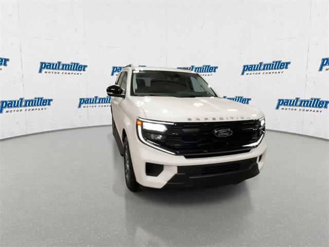 new 2025 Ford Expedition car, priced at $70,340