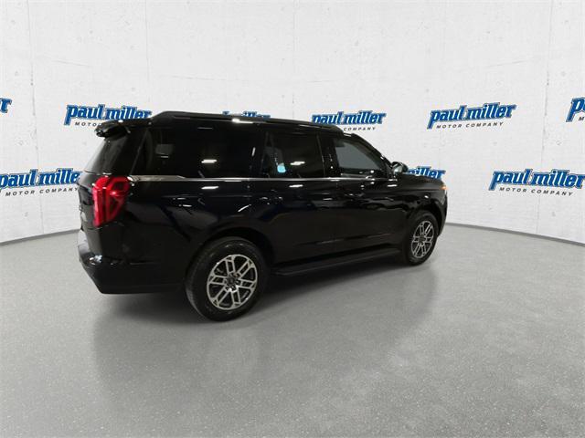 new 2025 Ford Expedition car, priced at $68,345