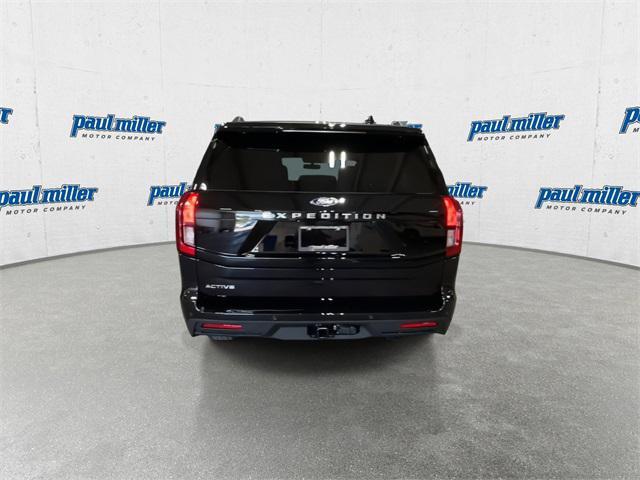 new 2025 Ford Expedition car, priced at $68,345