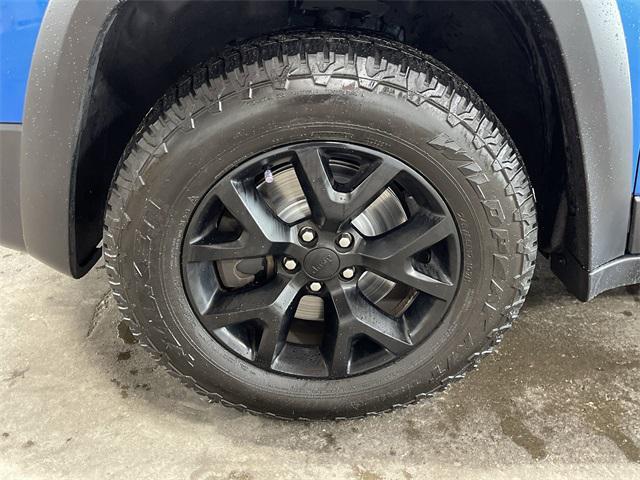 used 2018 Jeep Cherokee car, priced at $16,430