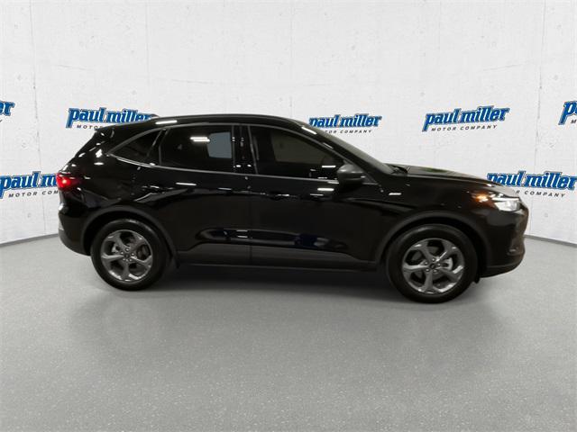 new 2025 Ford Escape car, priced at $25,815