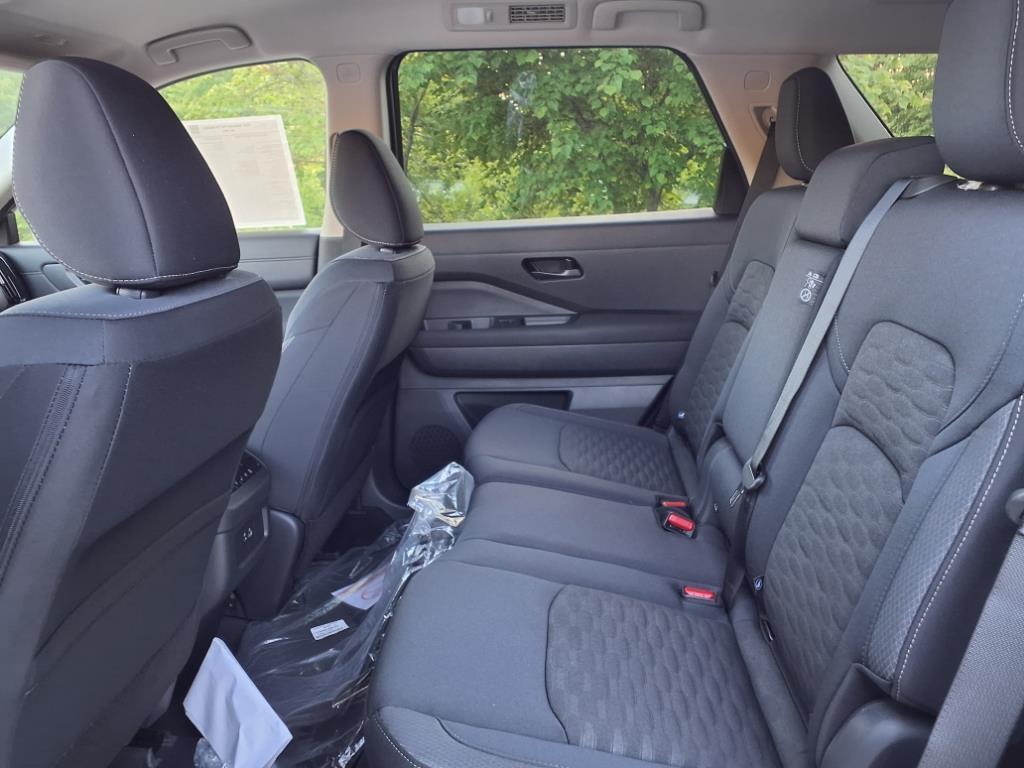 new 2025 Nissan Pathfinder car, priced at $39,608