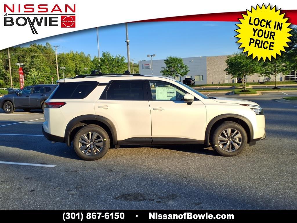 new 2025 Nissan Pathfinder car, priced at $39,608