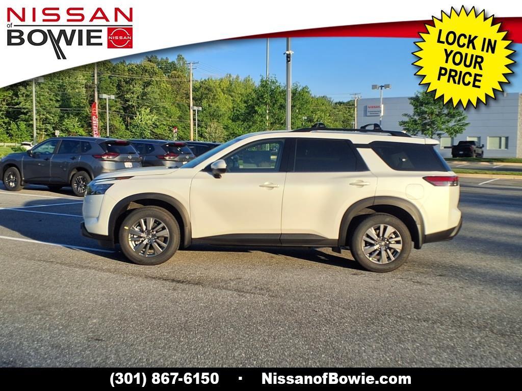 new 2025 Nissan Pathfinder car, priced at $39,608